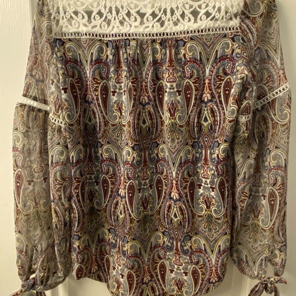 White House Black Market Blouse - Picture 2 of 3